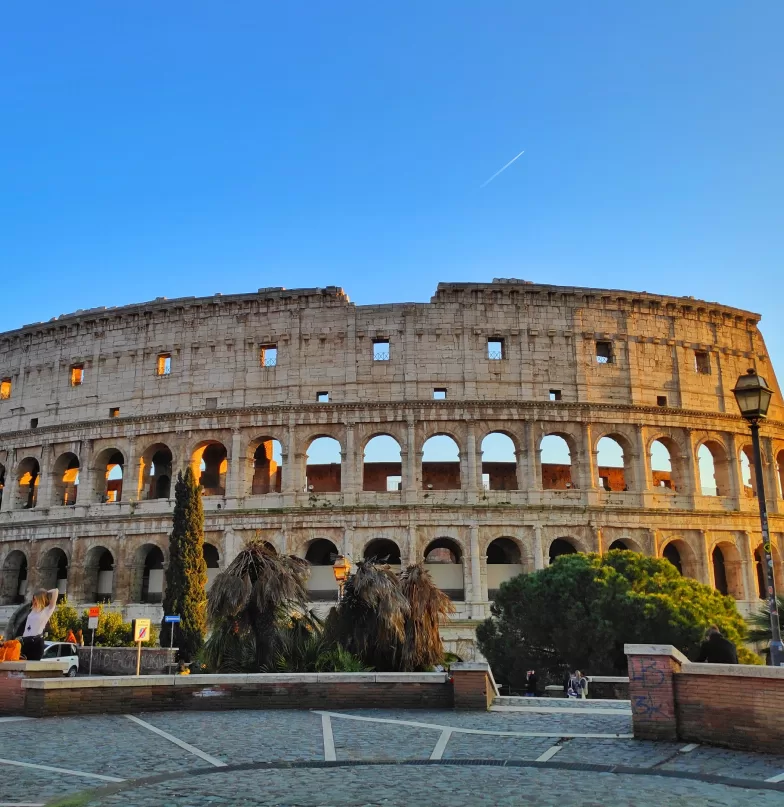 Вид на колизей с площади